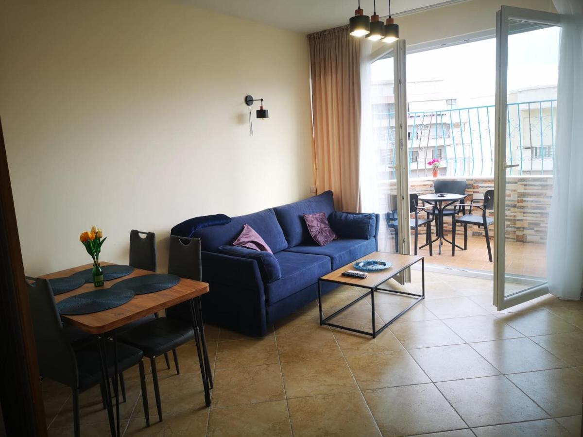 Riviera Deluxe Apartments Vlore Exterior photo