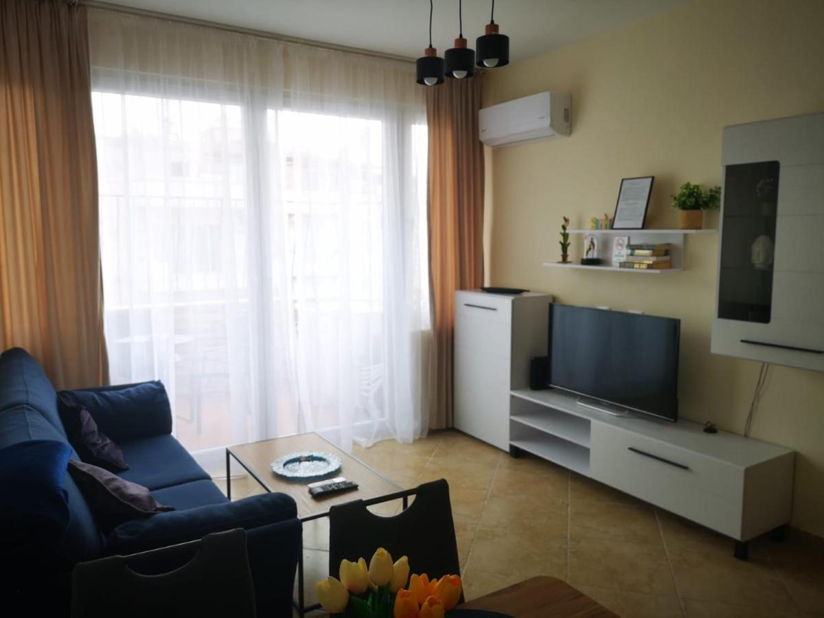 Riviera Deluxe Apartments Vlore Exterior photo