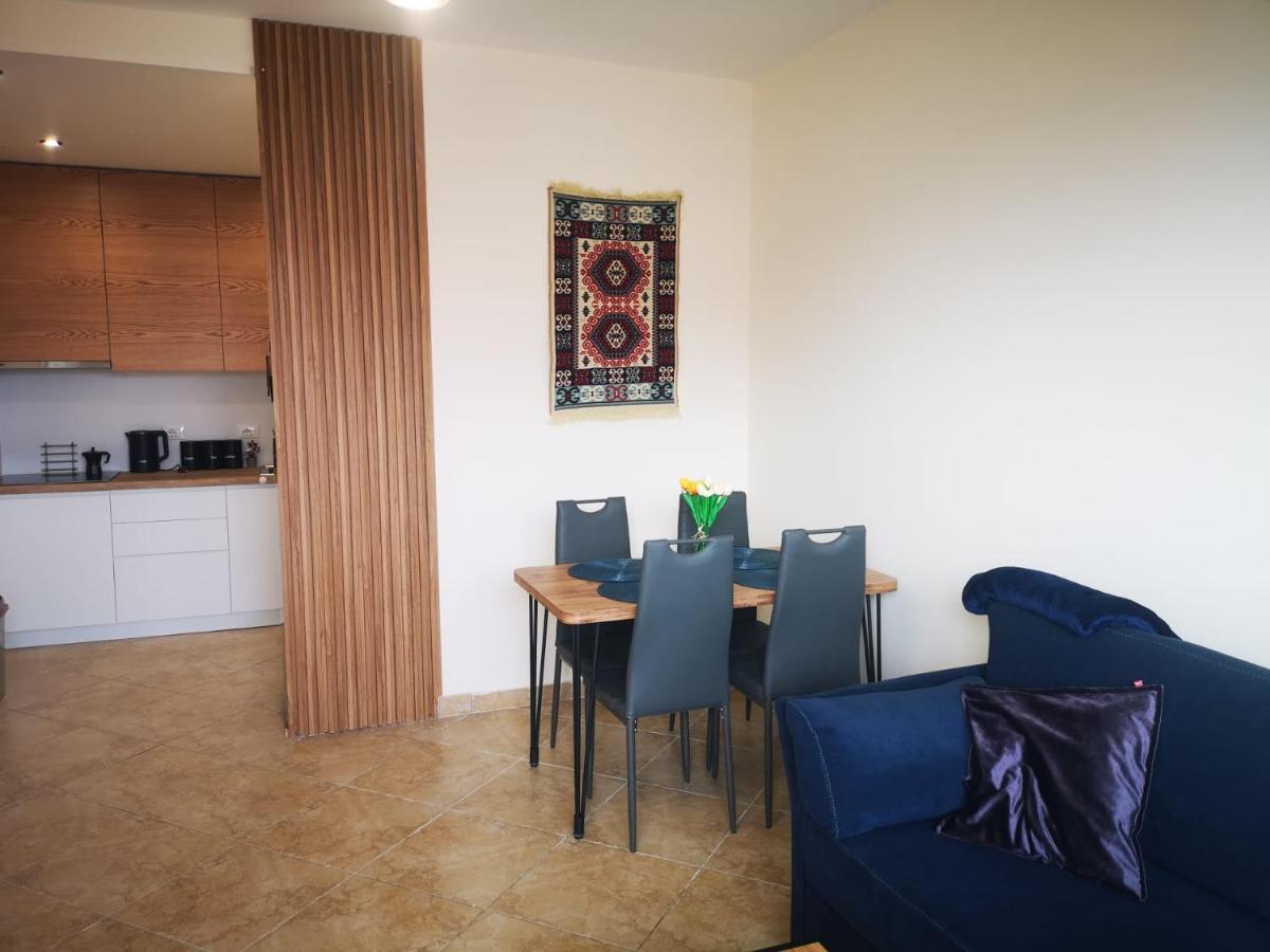 Riviera Deluxe Apartments Vlore Exterior photo